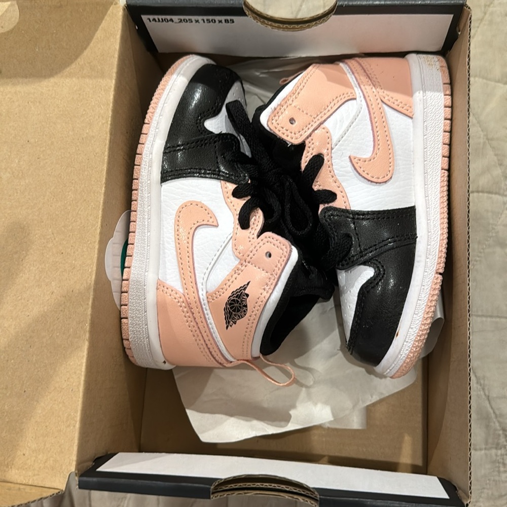 NIKE JORDAN 1 MID SE
